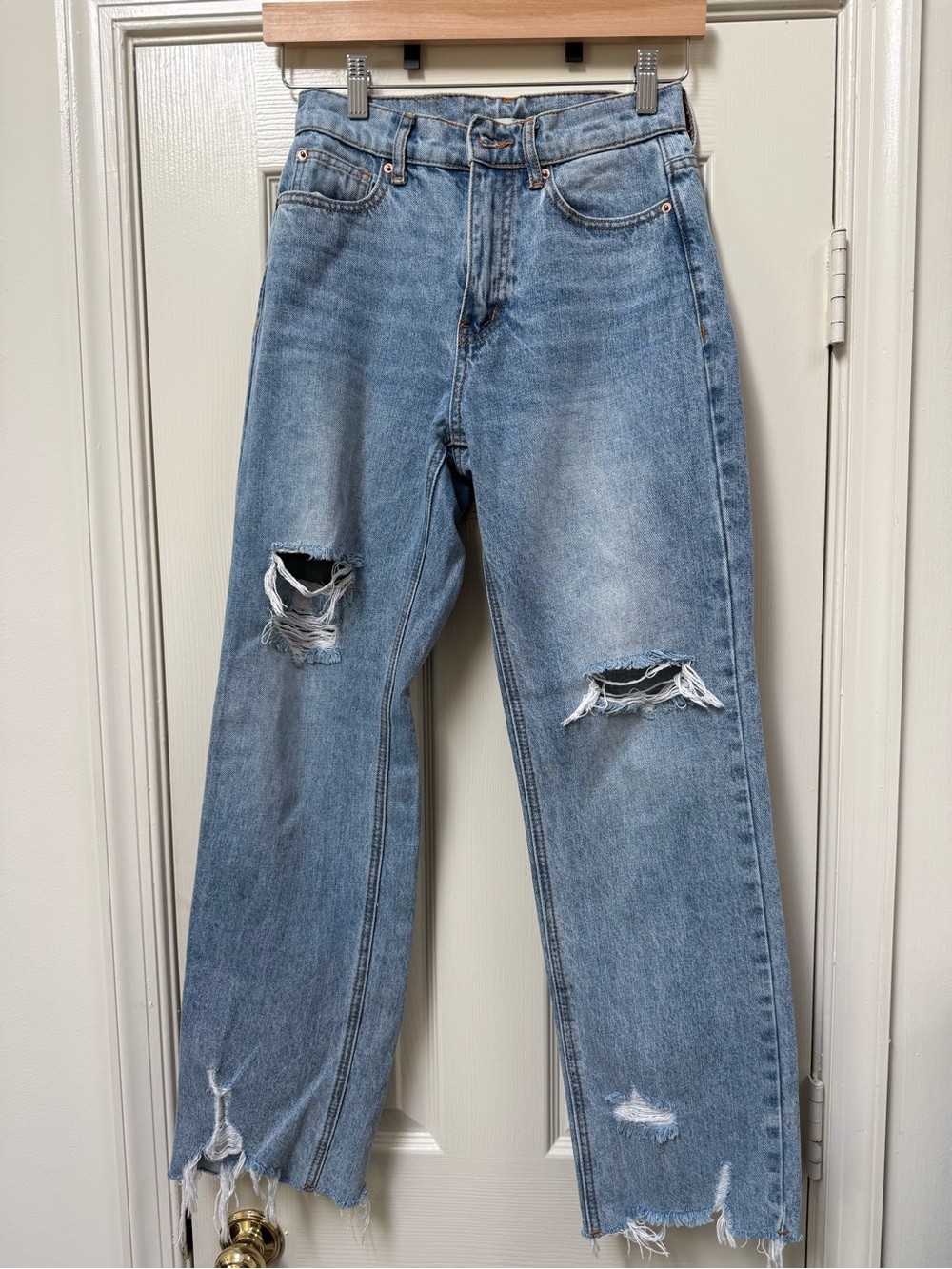 BDG Urban Outfitters Cowboy Light Blue Distressed Straight-Leg Jeans Raw Hem 25